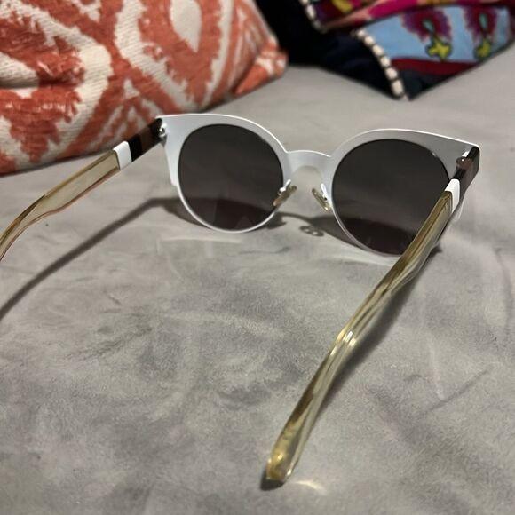 White Fendi Metal Frames - LIKE NEW - Picture 3 of 4